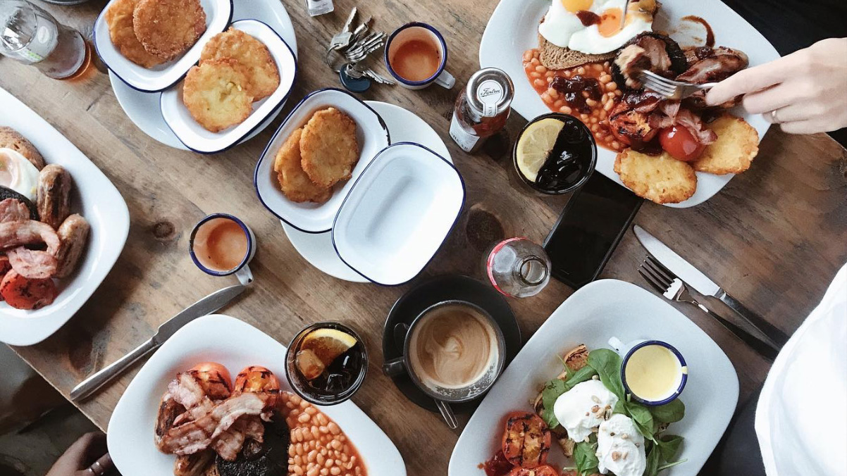Best breakfast dishes on a table in Lancing Perch